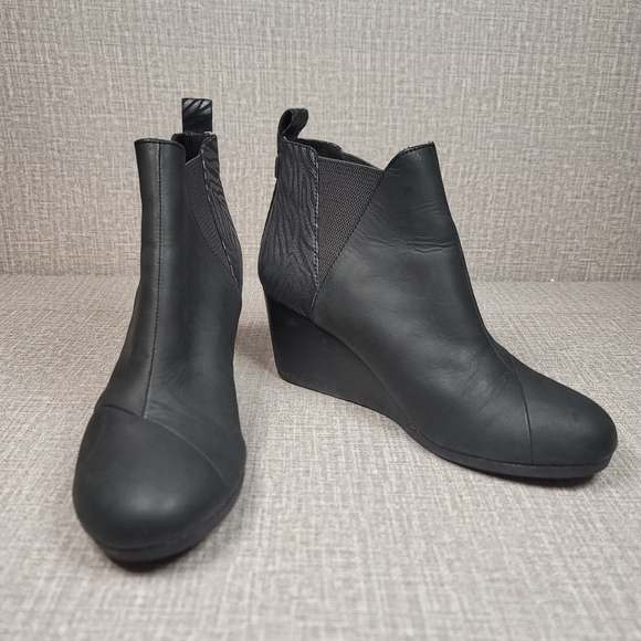 TOMS Kelsey Booties Black Leather Ankle Boots Women's Size 9 Shoes - Picture 1 of 9